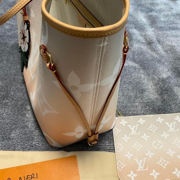 Louis Vuitton Neverfull MM  By the Pool w/ Pouch in Brume Mist color - Picture 10 of 15